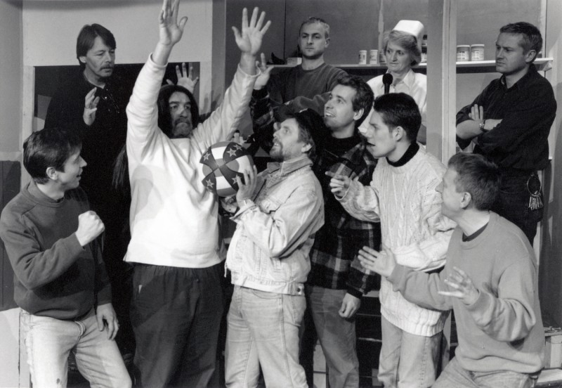 One Flew Over the Cuckoo's Nest, by Dale Wasserman, directed by Ray Riches, 20-25 February 1995. Chris Juckes, Bob Hannam, Ron Suthers, Frank Butterworth, Andy Hepworth, Alastair Graham, Dominic Lynch, Sue Riches, Vaughan Leslie and Dominic Makin.