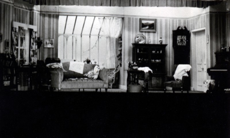 Set for Yes and No, by Kenneth Horne, produced by Olive Woods, 24 January-2 February, 1952.