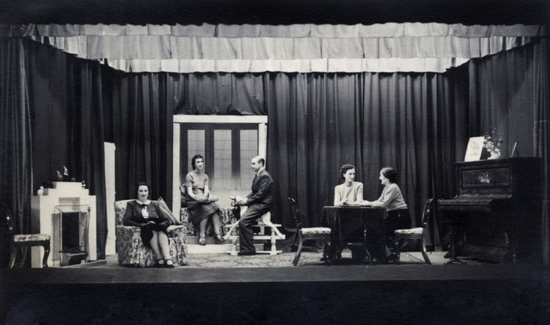 Dear Octopus, By Dodie Smith Directed by Frederick C. Chatburn, 20-27 September 1941